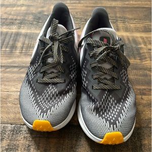 Nike zoom winflo running athletic shoes